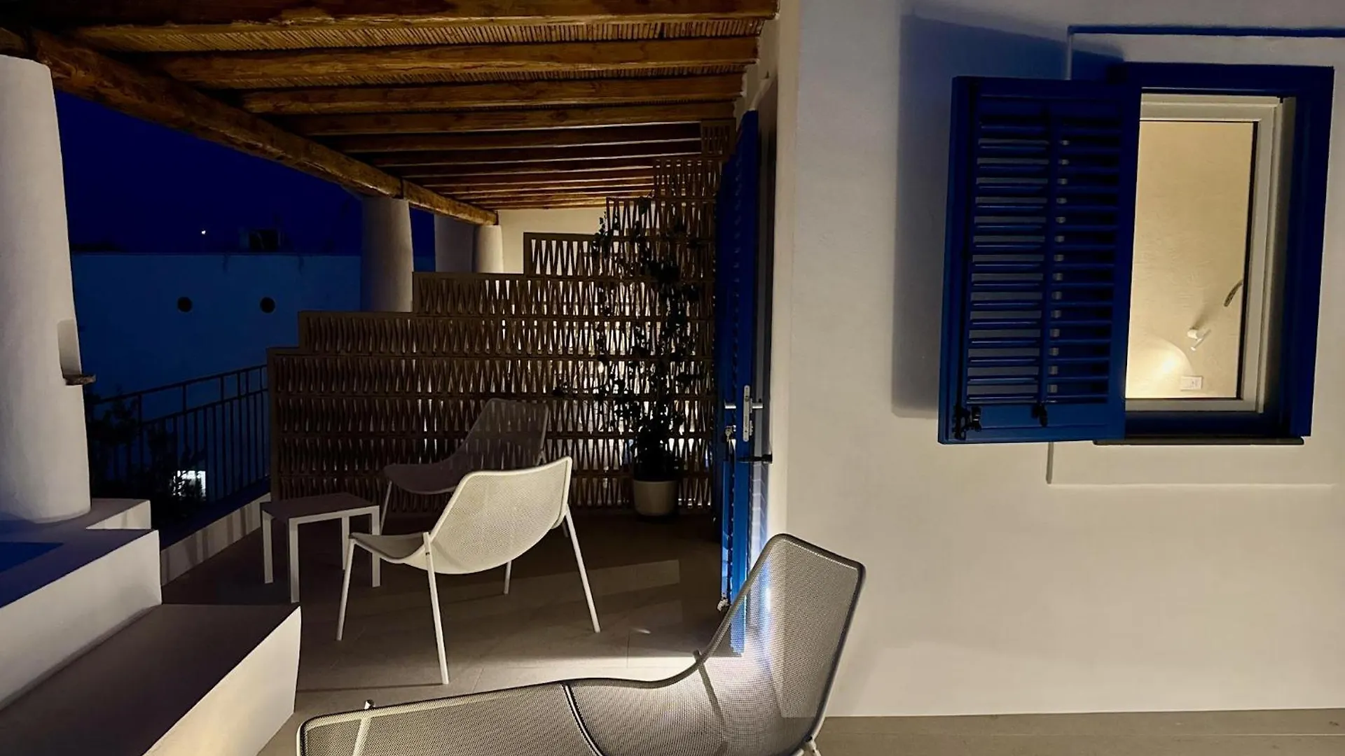 Alojamento de Acomodação e Pequeno-almoço Kyma Suites Panarea